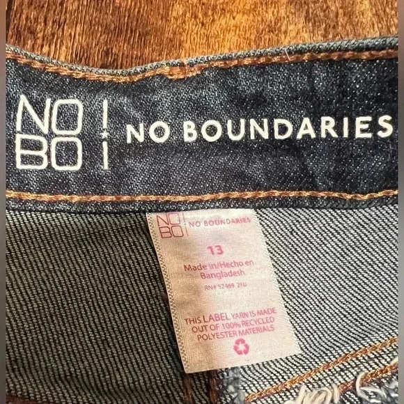 NOBO | juniors distressed bootleg jeans. Size: 13 - Picture 3 of 15